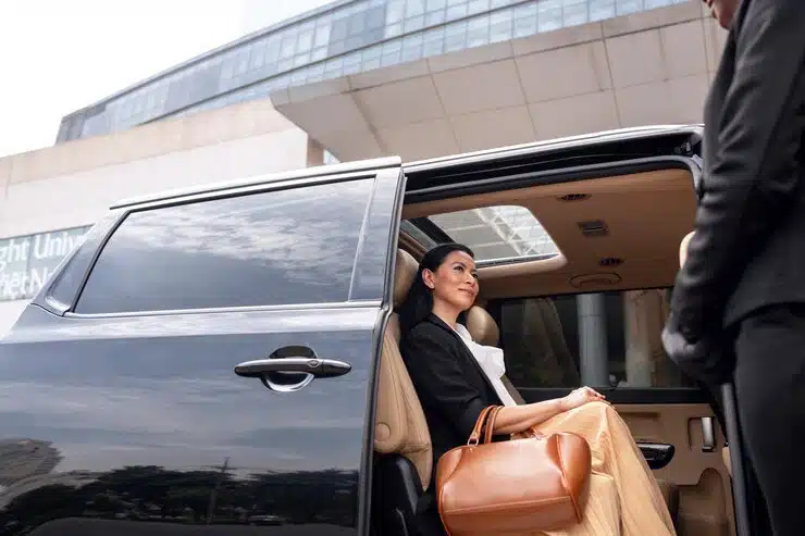 van rental dubai