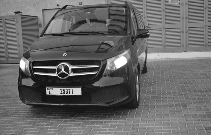 Mercedes V Class luxury chauffeur service in dubai (1)