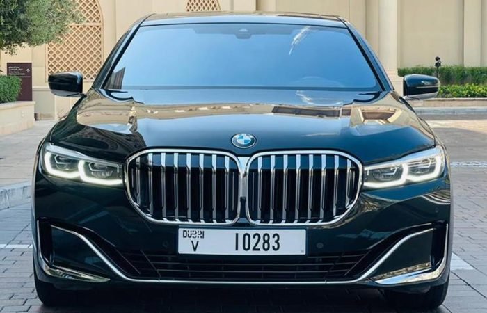 hire luxury Chauffeur Service Dubai